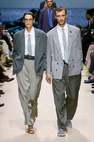 Look 1